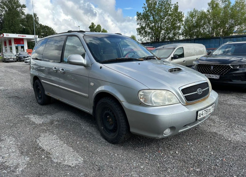 2000 Kia Carnival